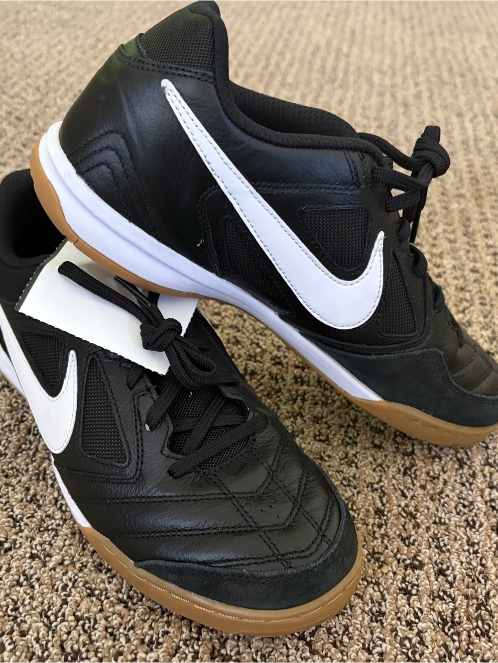 Nike Gato Indoor Soccer Cleats Men’s 9/Women’s 10.5